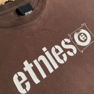 Y2K Etnies brown Tee